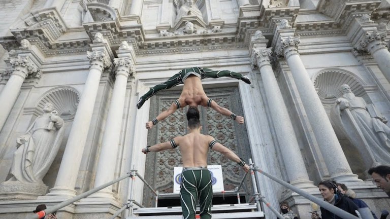 Man Sets Record for Most Steps Climbed With Brother Balance on Head