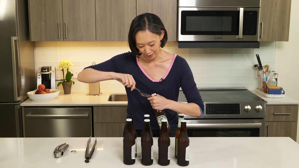 How to Open a Beer Bottle if You Dont Have a Bottle Opener