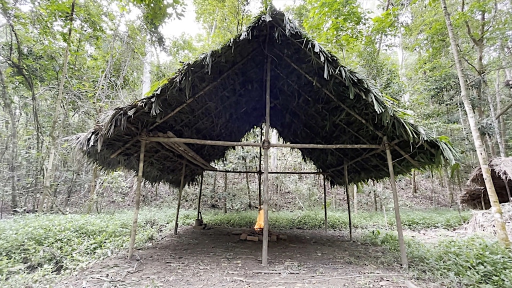 Man Builds a Thatched Roof Workshop Using Primitive Technology