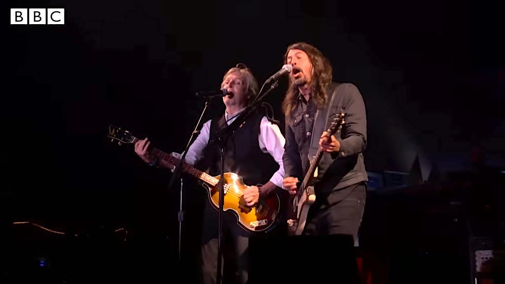 Dave Grohl Joins Paul McCartney Onstage to Perform the Iconic Wings Song ‘Band on the Run’