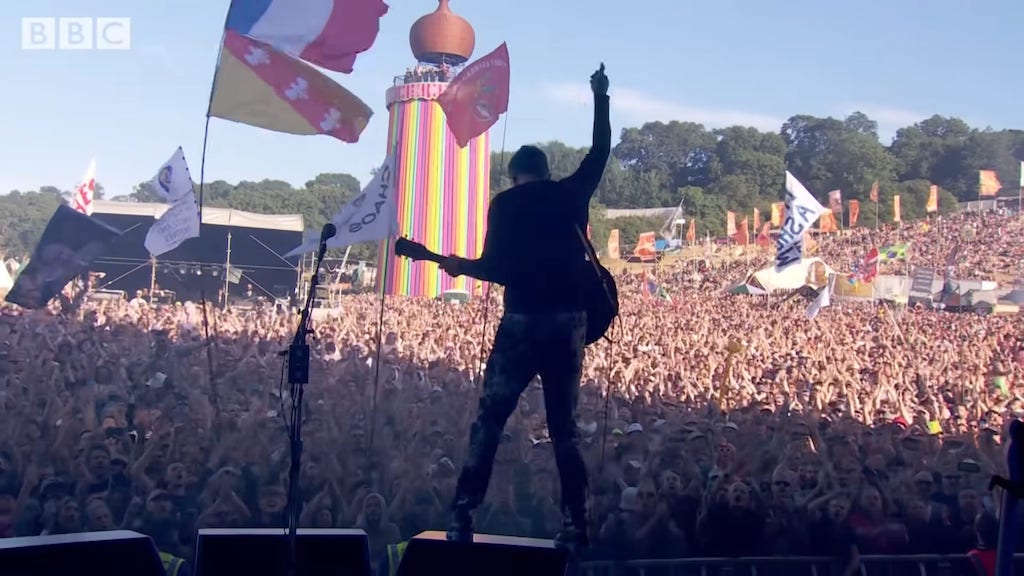 Jack White Performs ‘Seven Nation Army’ With the Help of His Glastonbury 2022 Audience