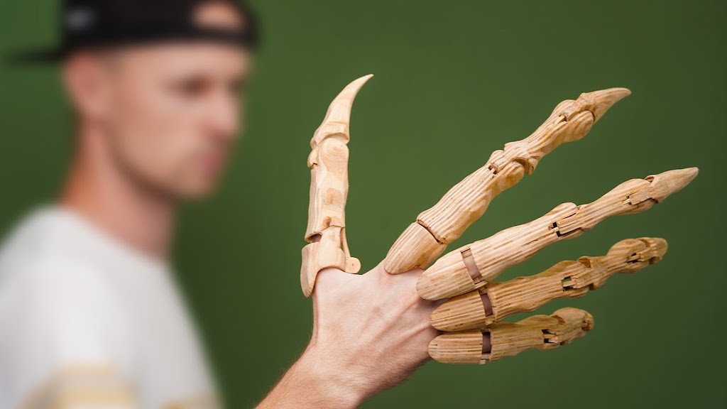 Fully Articulating Wooden Claws