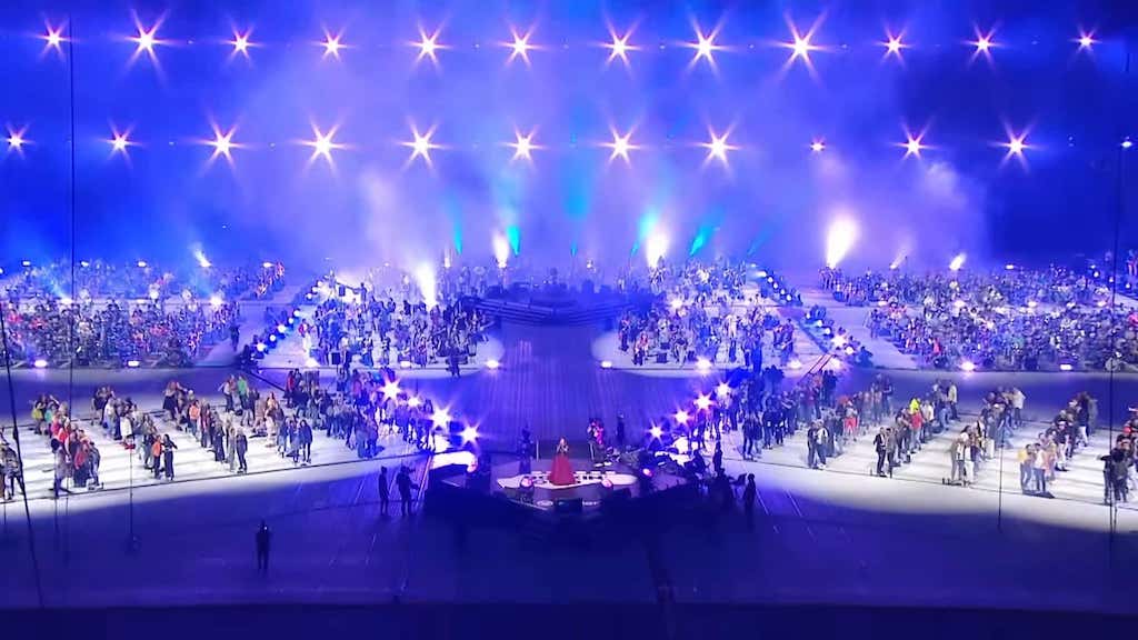 1,000 Musicians Perform a Powerful Cover of the Queen and David Bowie Song ‘Under Pressure’