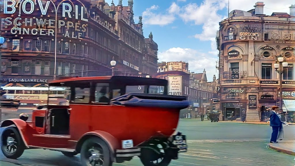 Colorized 1930s London