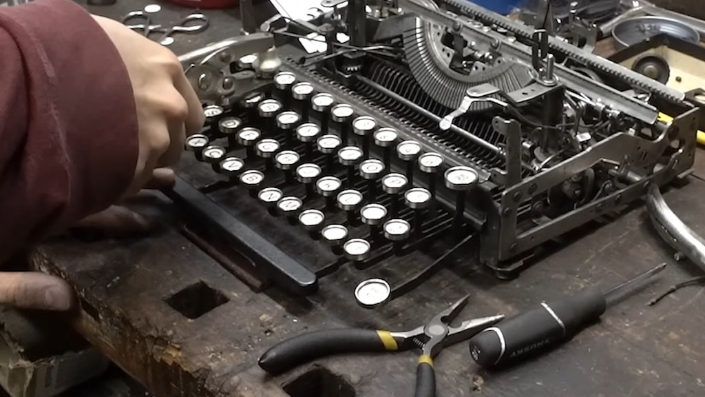 Restoration of 1930 Typewriter