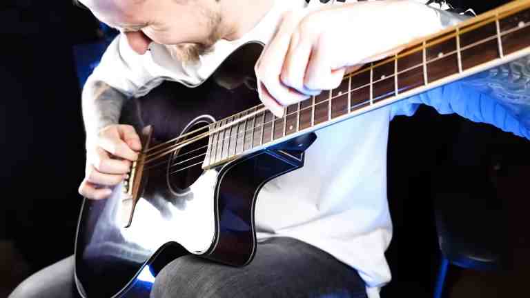 Rubber Bands as Guitar Strings