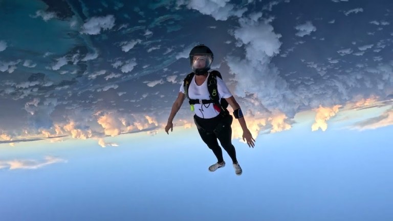 Smiling Skydiver Fixed Position