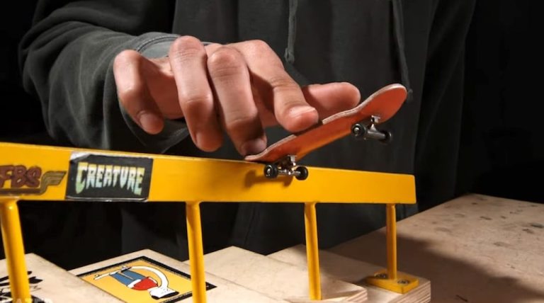 Fingerboarding in Macro Slo Mo