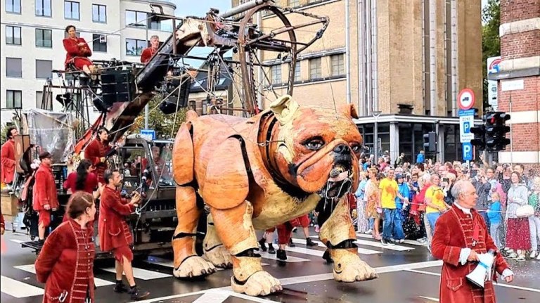 Articulating Giant Bulldog