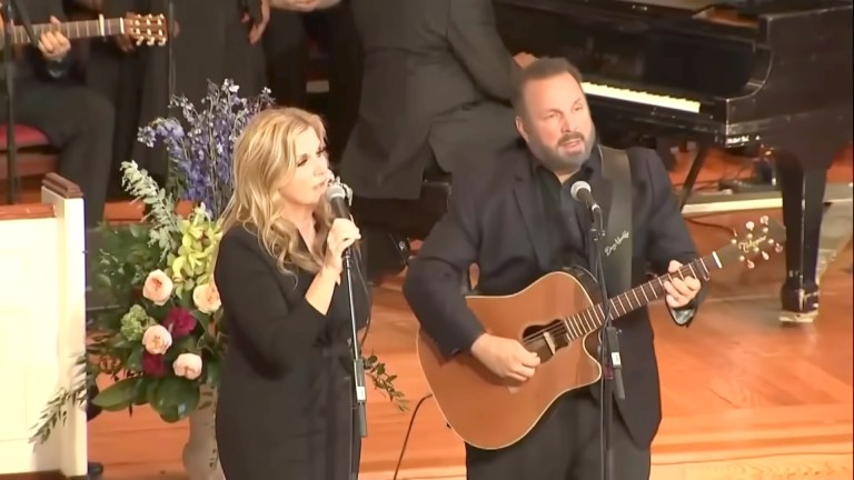 Trisha Yearwood Garth Brooks Rosalynn Carter Funeral