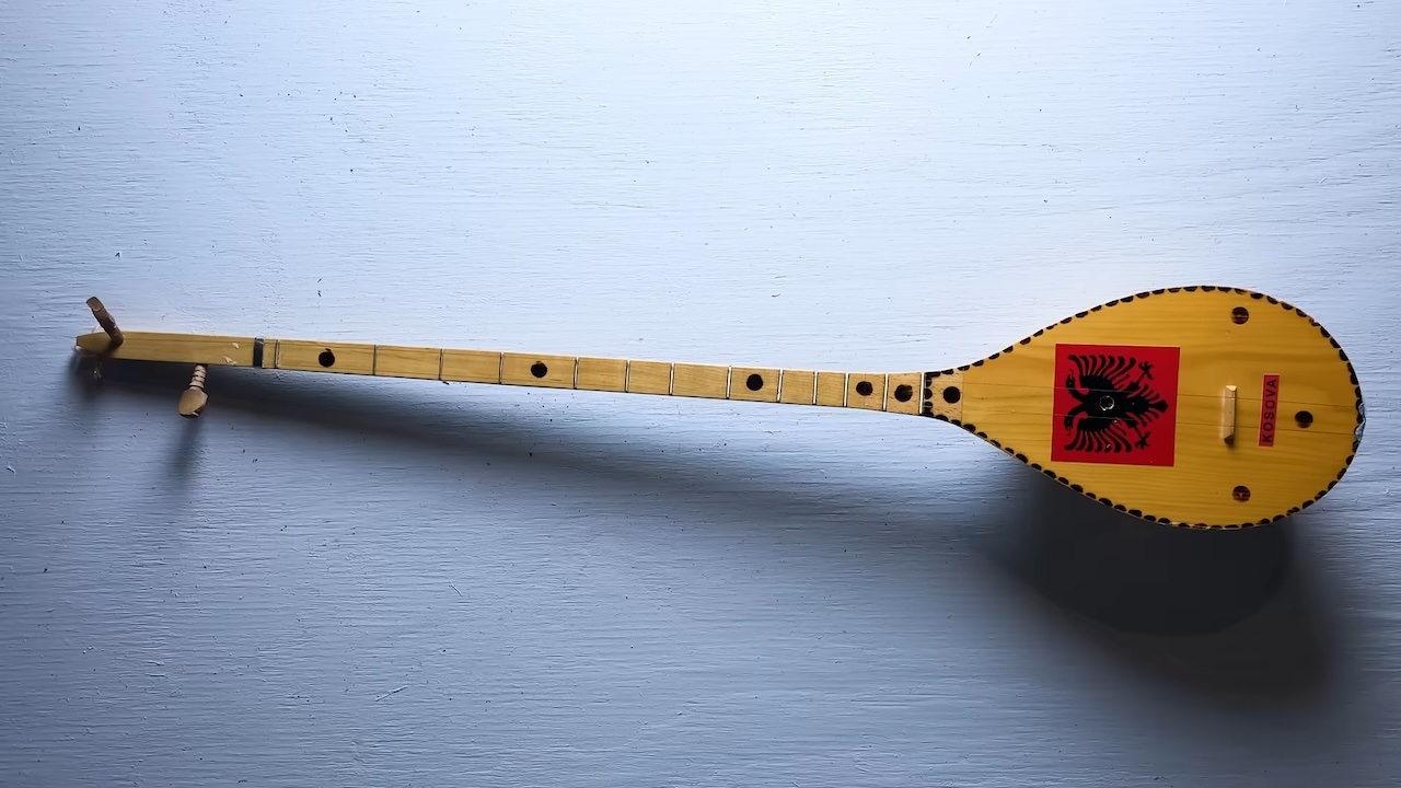 The Unique Microtonal Scale of the Çifteli Stringed Instrument