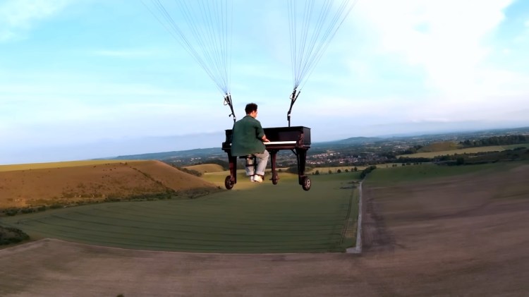 Paragliding Piano