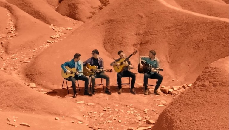 40 Fingers Life on Mars