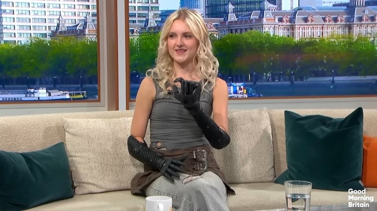 Tilly Lockey Demonstrates Bionic Hands