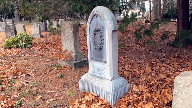 Unique Cemetery Features