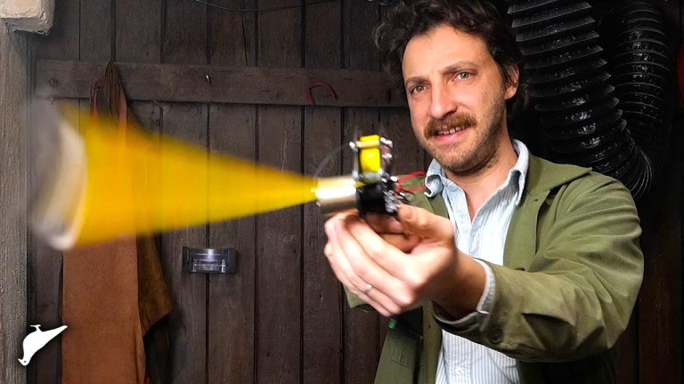 Auto Deploying Tape Measure