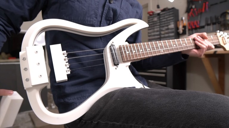 Magnetically hovering guitar strings