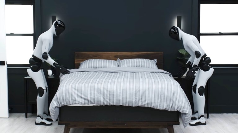 Robots Make Bed