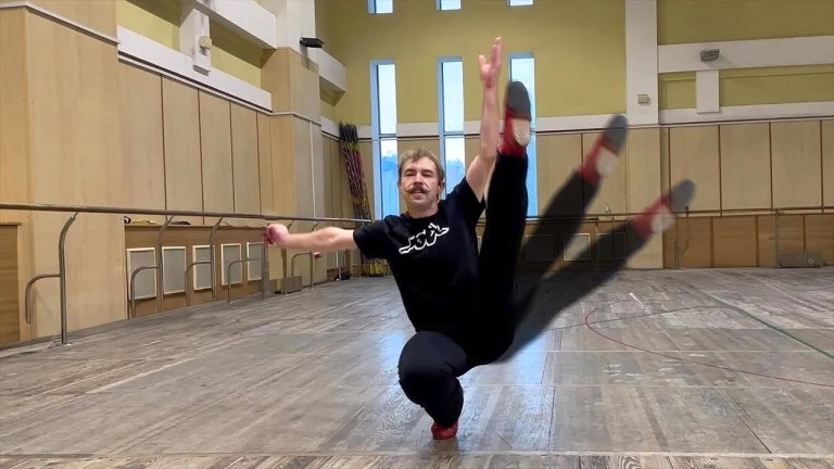 Ukrainian Kazotsky Kick