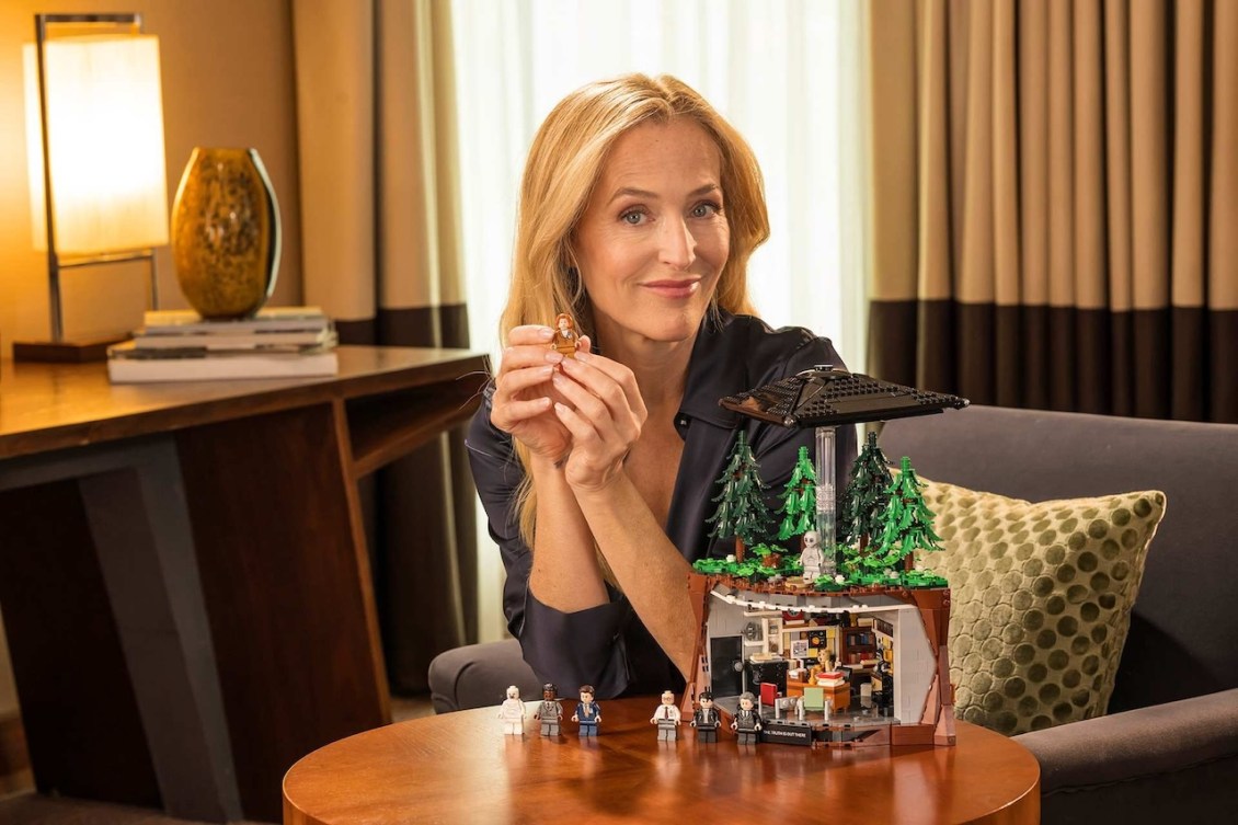 Gillian Anderson Reprises Her Role as FBI Agent Dana Scully to Unveil the LEGO Ideas ‘The X-Files’ Set
