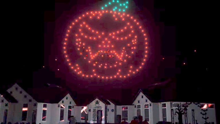 This Is Halloween TomBet George Light Show