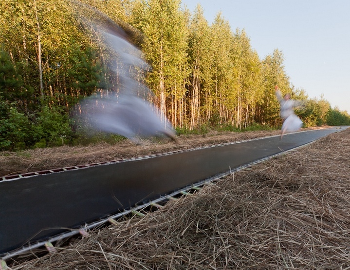 Fast Track trampoline walkway