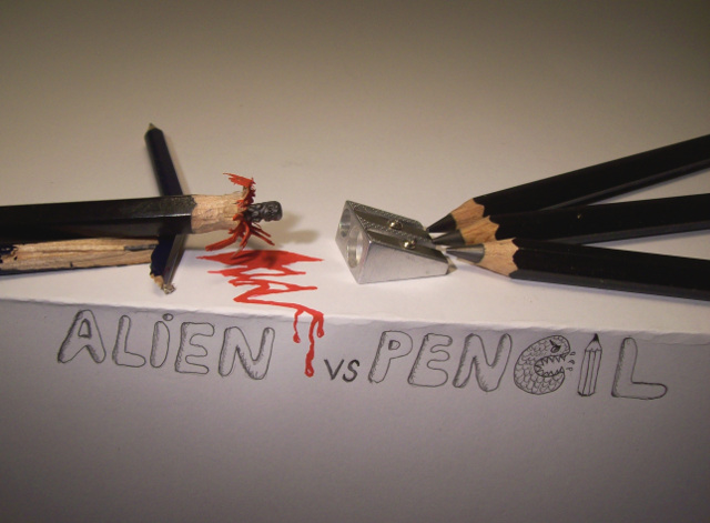 Alien vs Pencil by Cerkahegyzo