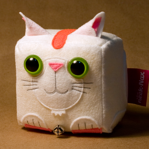 Котик кубик. Кот куб игрушка. Мягкая игрушка квадратный кот. Кот куб мягкая игрушка.
