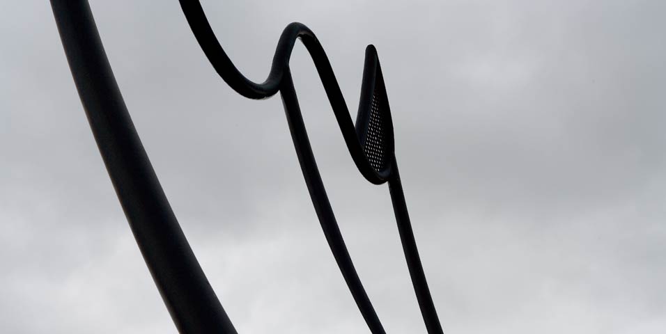 Horizons, A Steel Sculpture in New Zealand That Looks Like a Giant