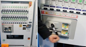 Hand-crank vending machine