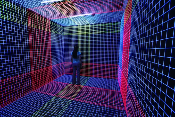 UV Light Thread Installations by Jeongmoon CHoi