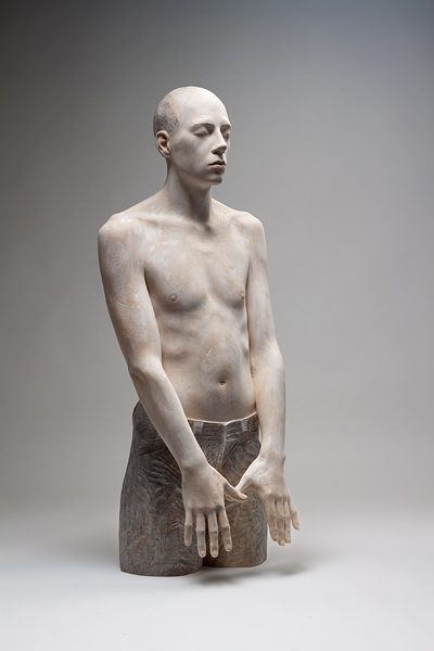 Stunningly life-like wooden figure sculptures by Bruno Walpoth