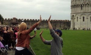 High-five prank at Leaning Tower of Pisa
