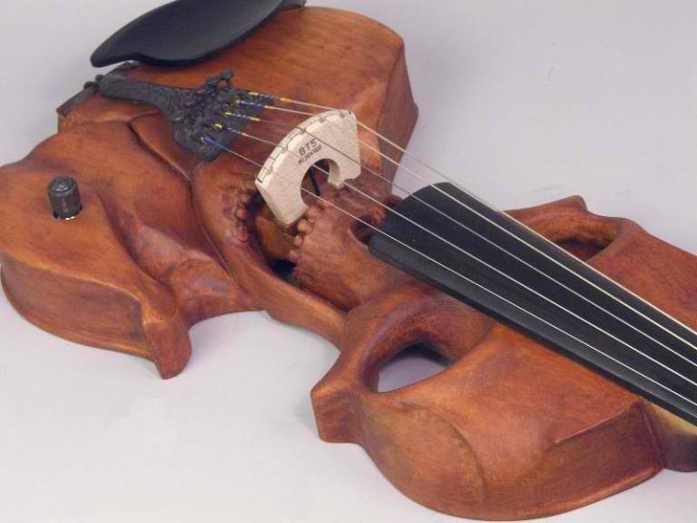 Stratton Skull Electric Violin