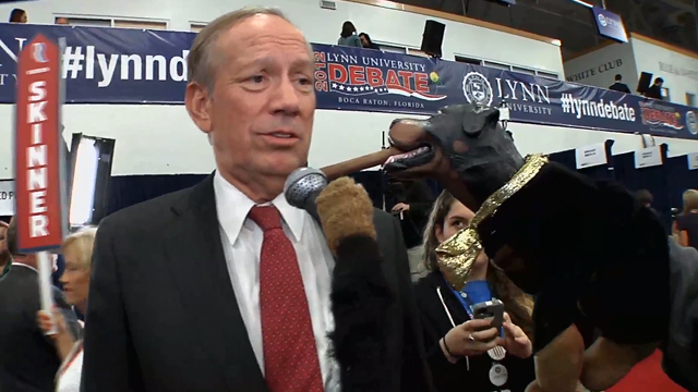 Triumph The Insult Comic Dog Hits The Final Presidential Debate