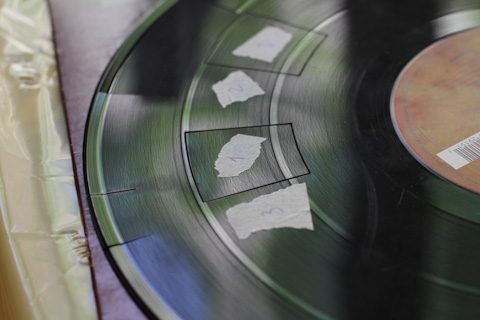 Analog vinyl sampling by Ishac Bertran