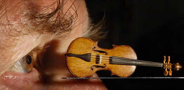 Miniature violin by David Edwards